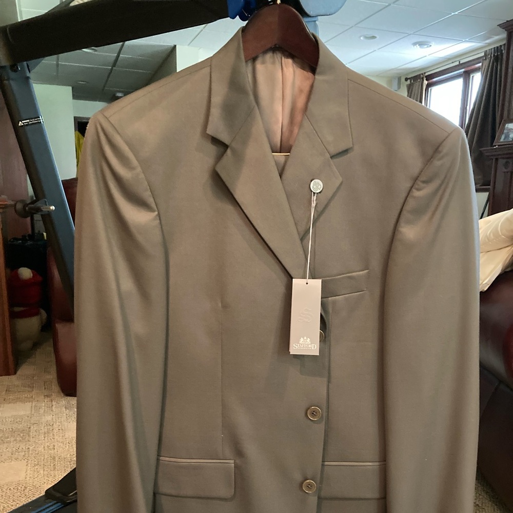 40 R Men’s Suit Jacket and slacks/ pants
